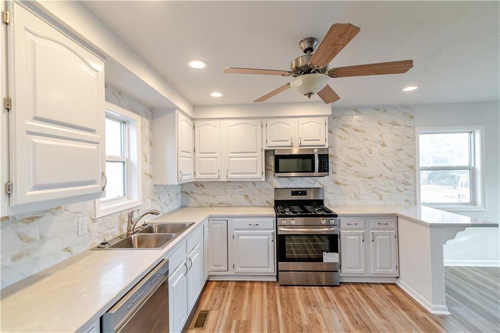 1109 Oak Street — photo 15