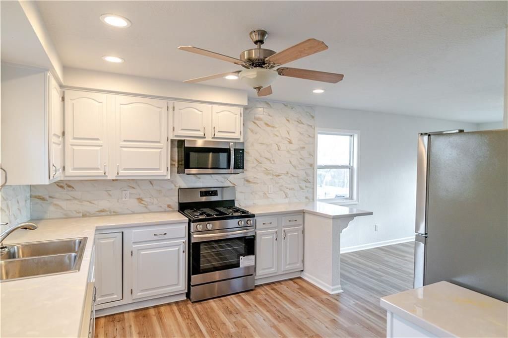 1109 Oak Street — photo 16