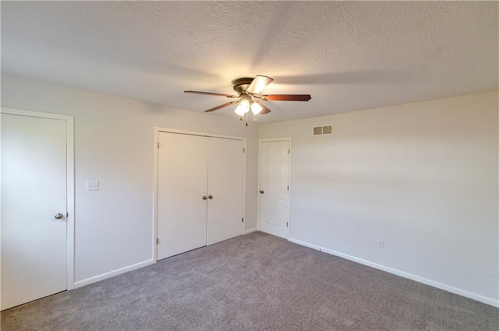 1109 Oak Street — photo 20