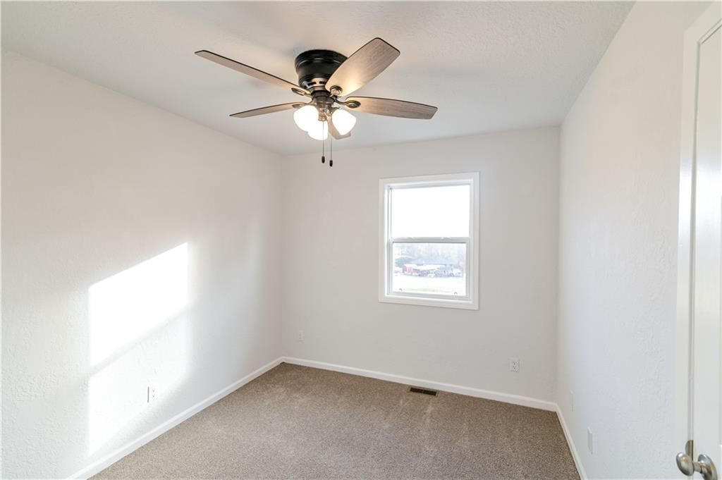 1109 Oak Street — photo 32