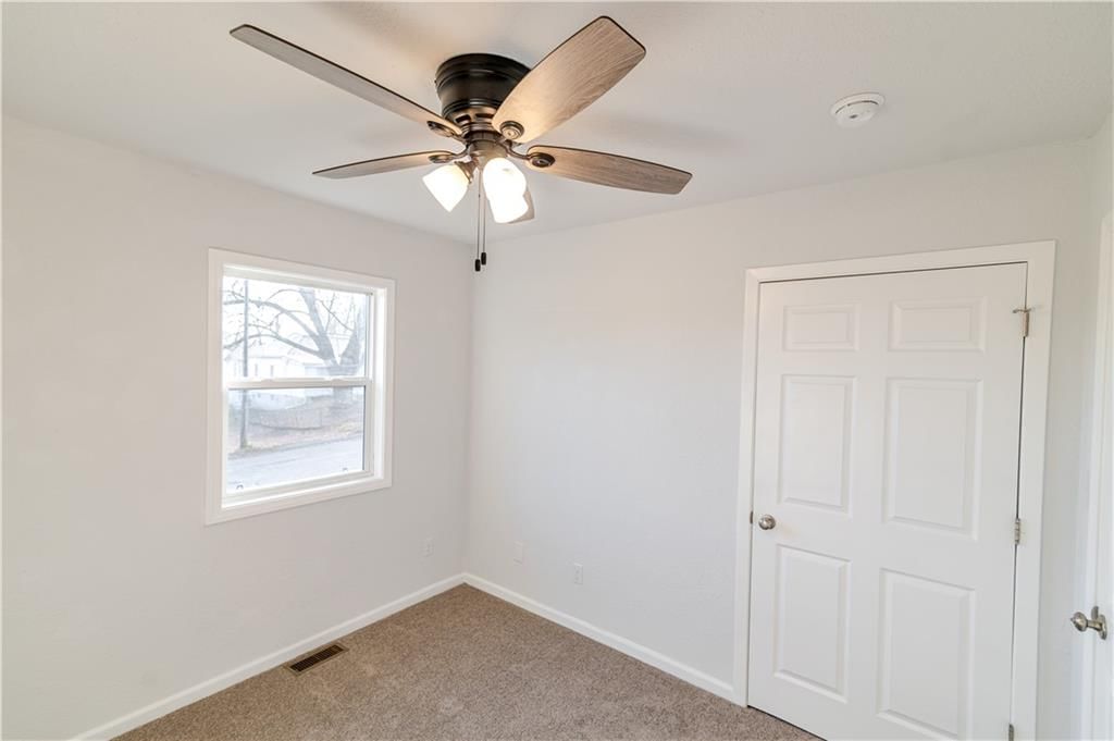 1109 Oak Street — photo 34