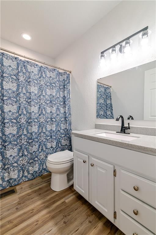 1109 Oak Street — photo 36