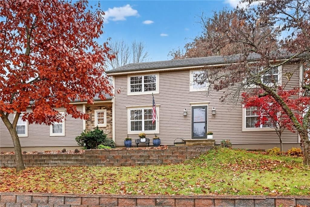 90 Beach Drive, Lake Tapawingo, MO