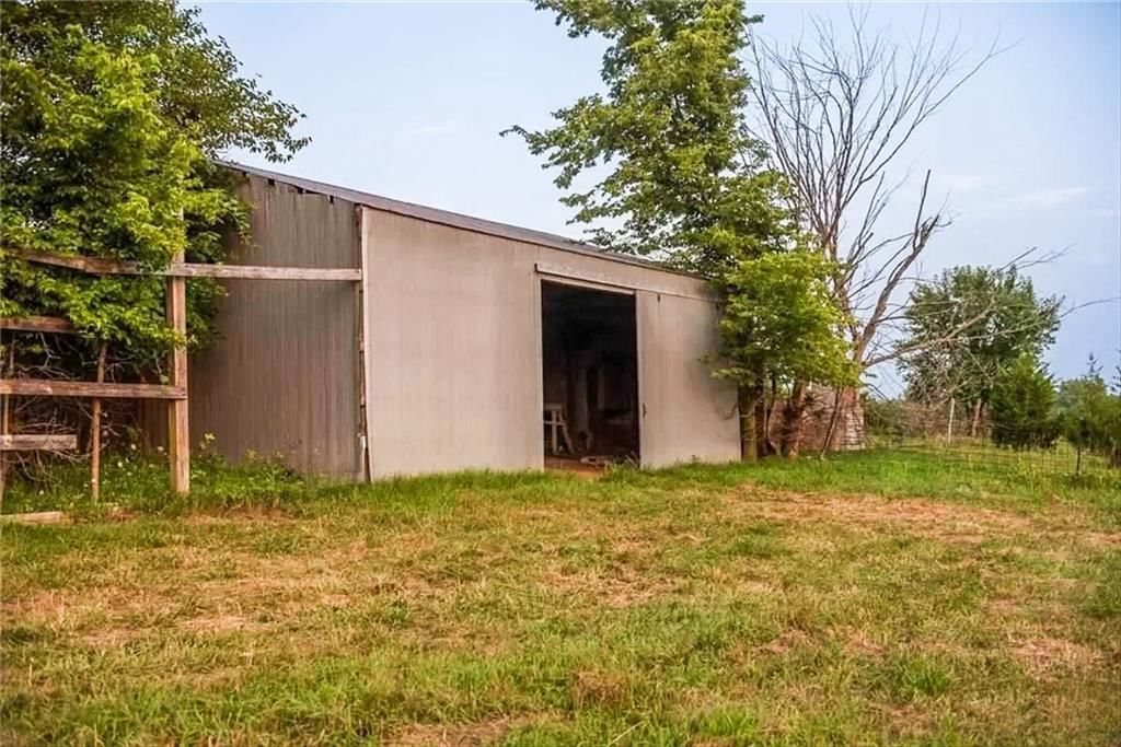 1587 N 450th Road — photo 19