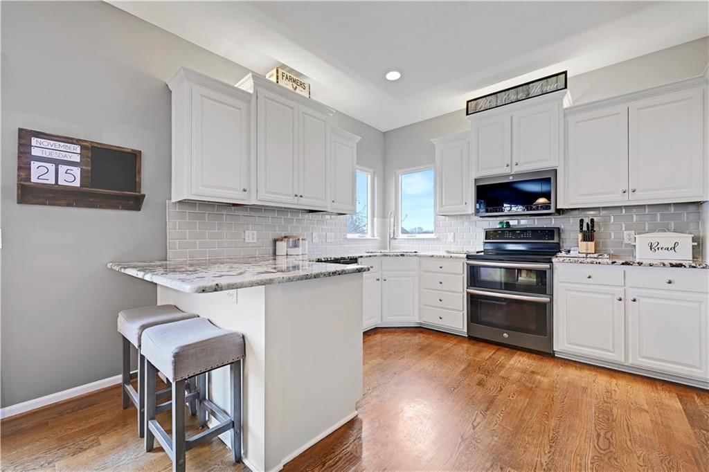 613 E Skylark Street — photo 9