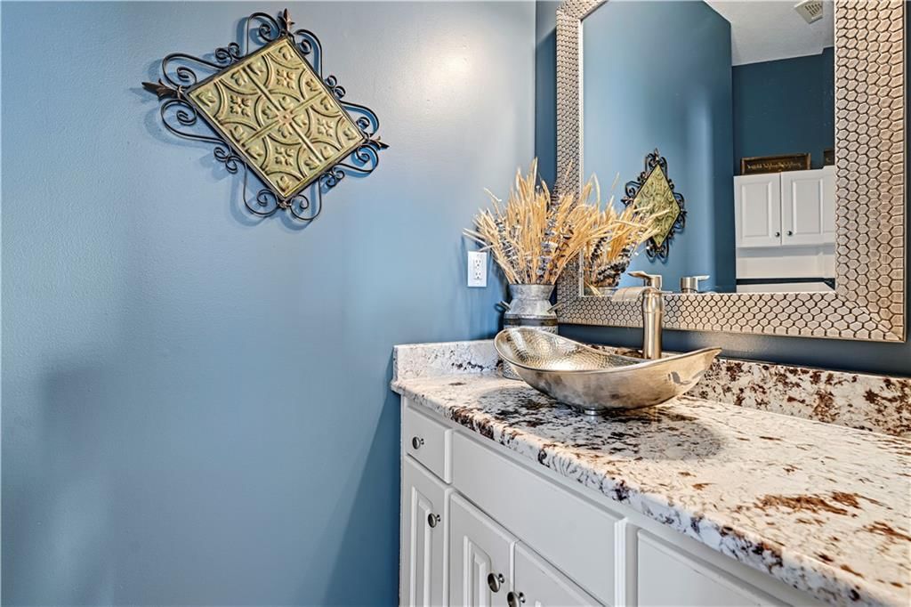 613 E Skylark Street — photo 18