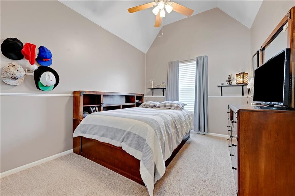 613 E Skylark Street — photo 24