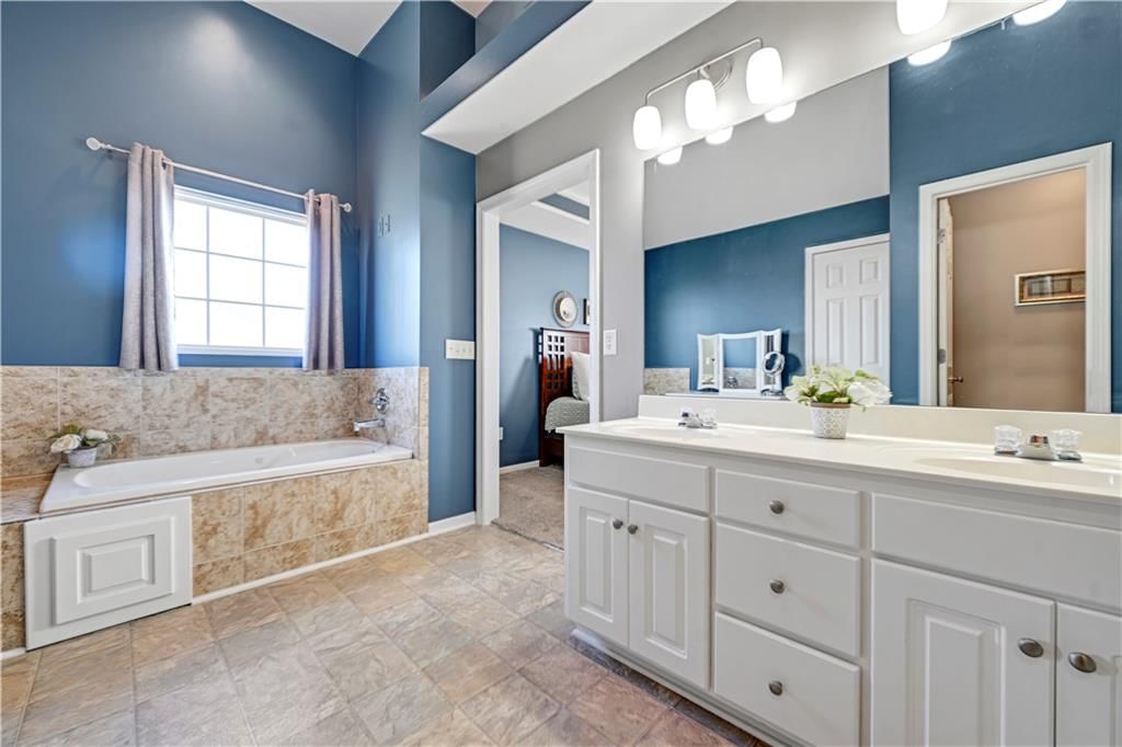 613 E Skylark Street — photo 29