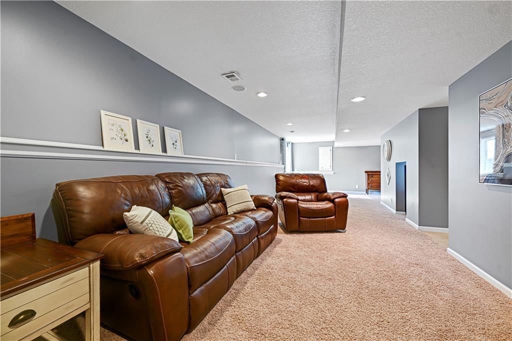 613 E Skylark Street — photo 31