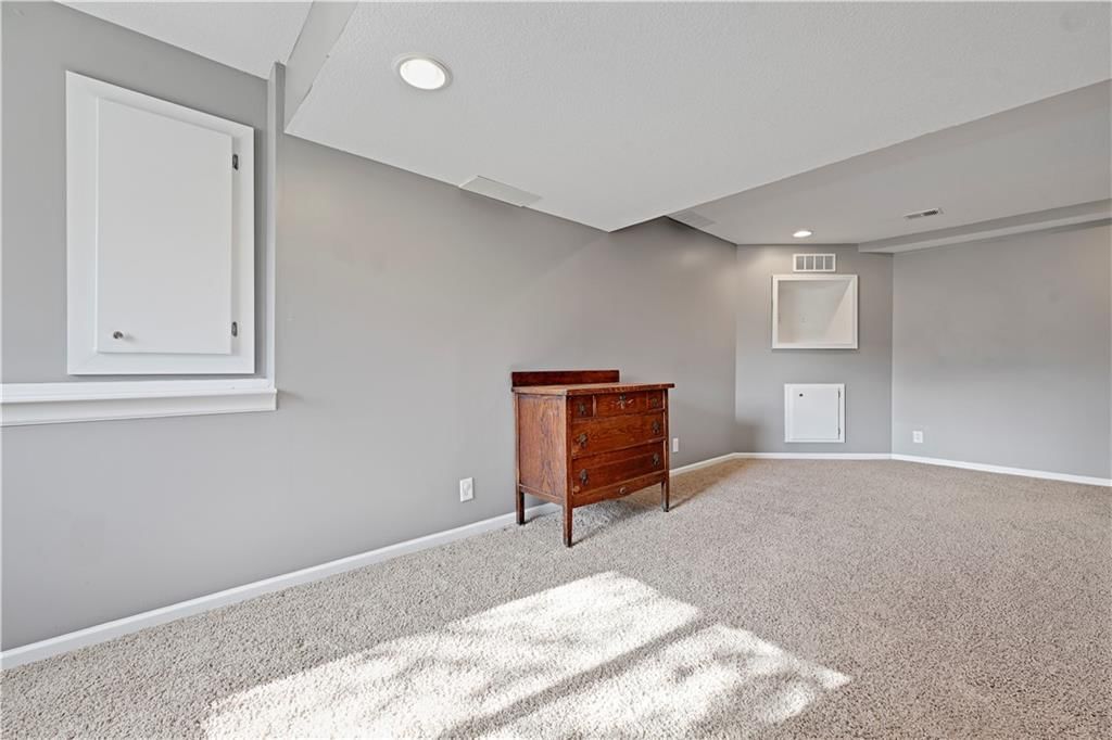 613 E Skylark Street — photo 33