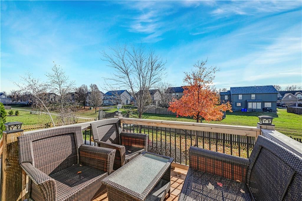 613 E Skylark Street — photo 39
