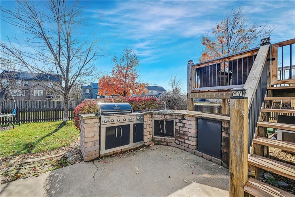 613 E Skylark Street — photo 40