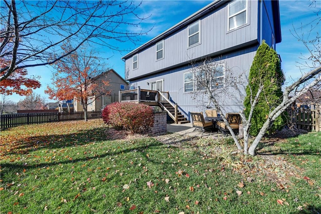 613 E Skylark Street — photo 42