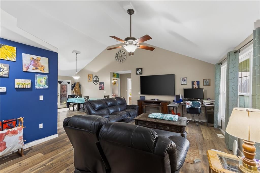 607 W Haven Drive — photo 9