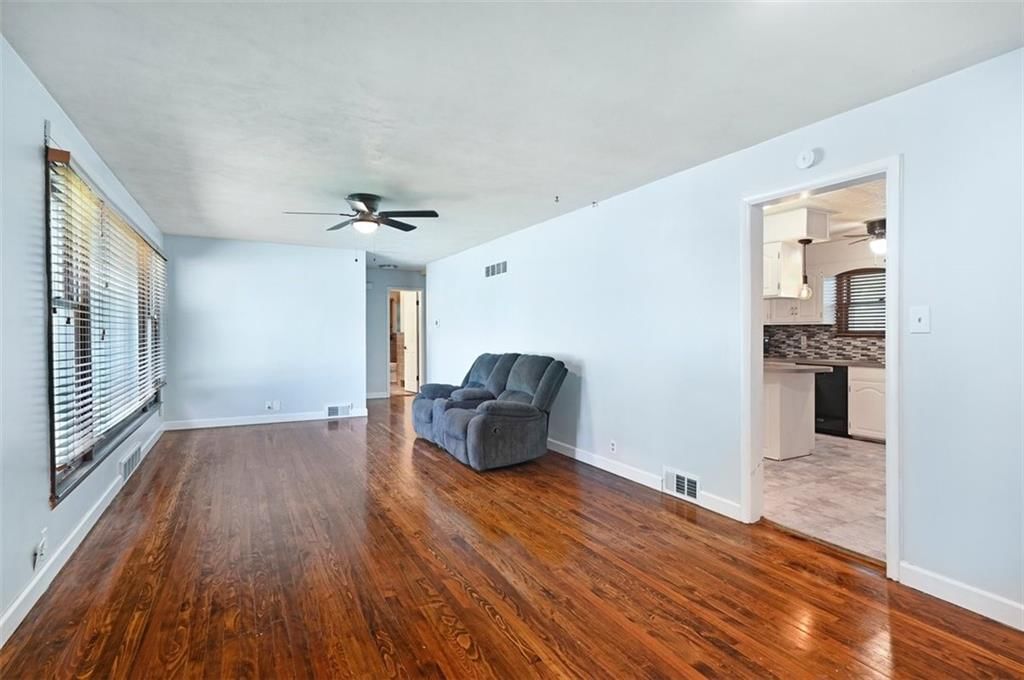 1708 S Broadway Street — photo 8