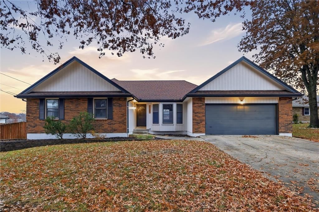 1105 Outlook Drive, Harrisonville, MO