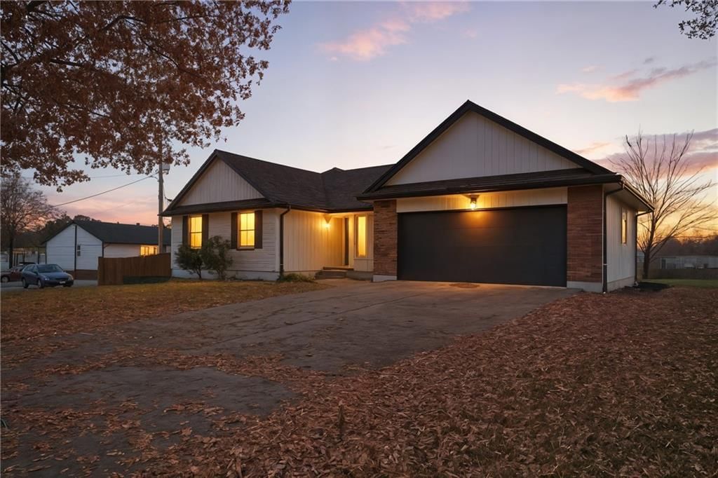 1105 Outlook Drive — photo 2
