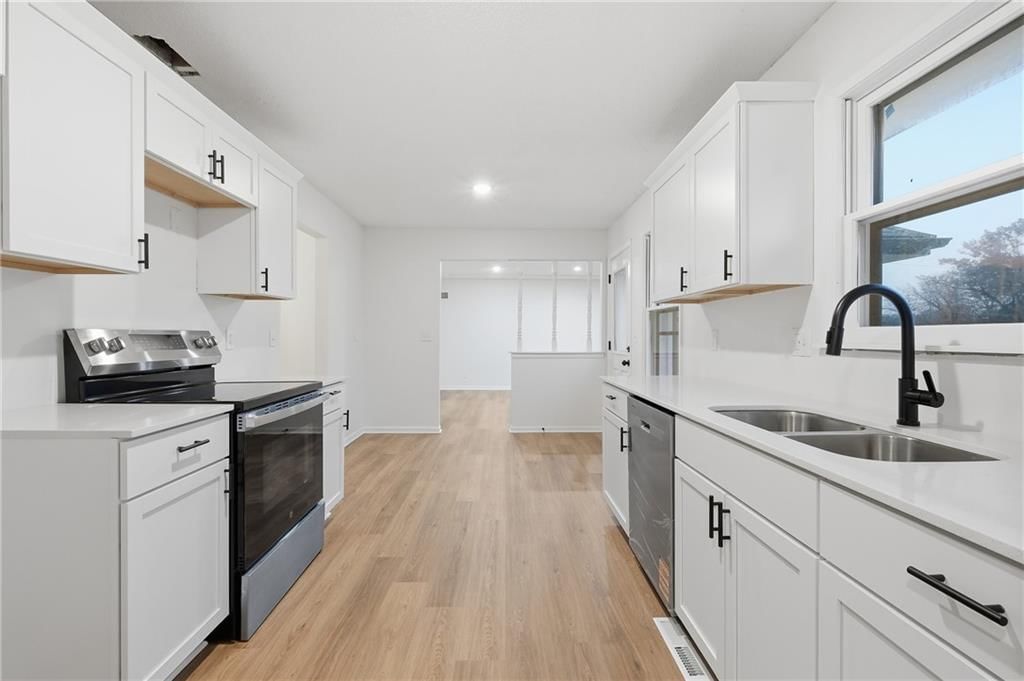 1105 Outlook Drive — photo 4