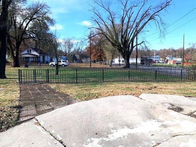 1002 S 22nd Street — photo 5