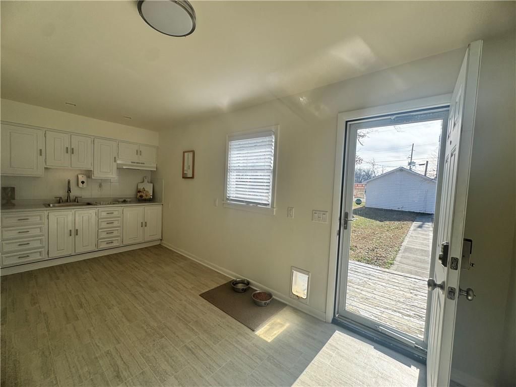 321 E 7th Street — photo 3