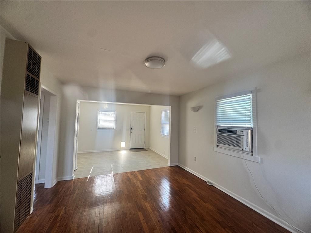 321 E 7th Street — photo 9