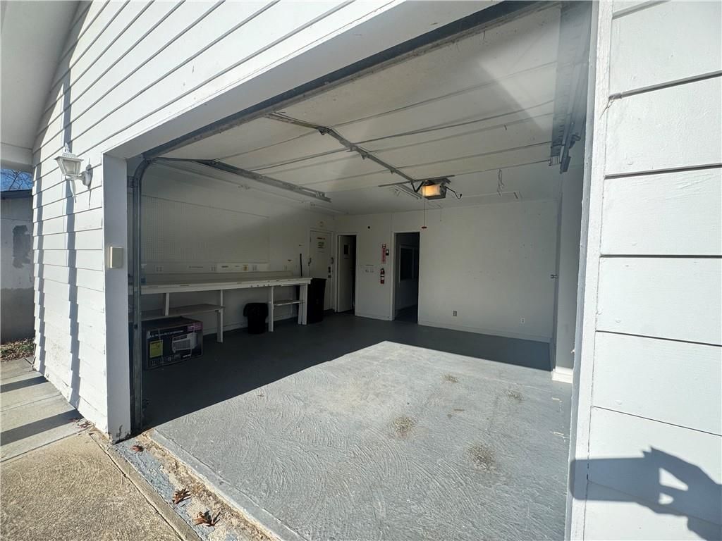 321 E 7th Street — photo 23