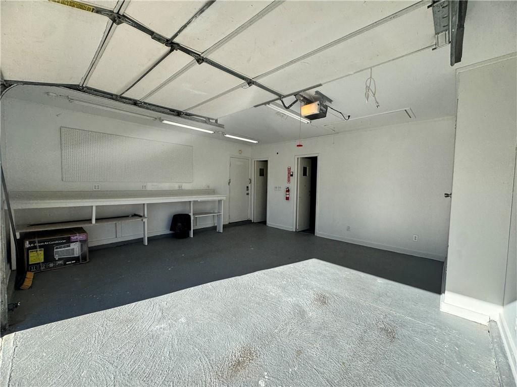 321 E 7th Street — photo 30
