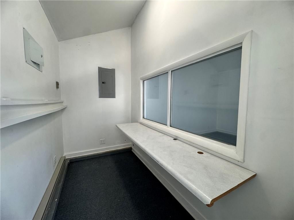 321 E 7th Street — photo 32