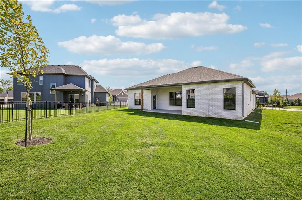 16322 W 166th Court — photo 41