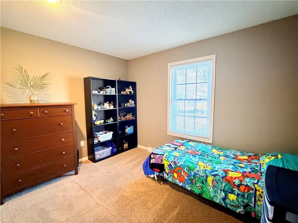 633 E COLLEEN Drive — photo 17