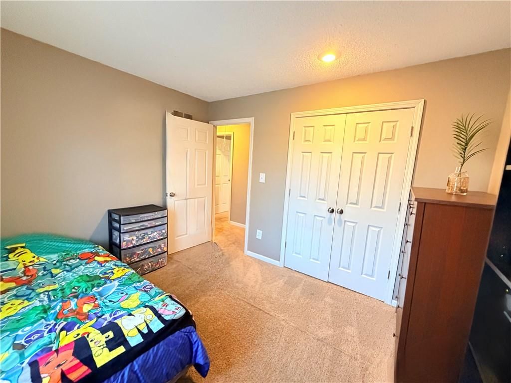 633 E COLLEEN Drive — photo 18