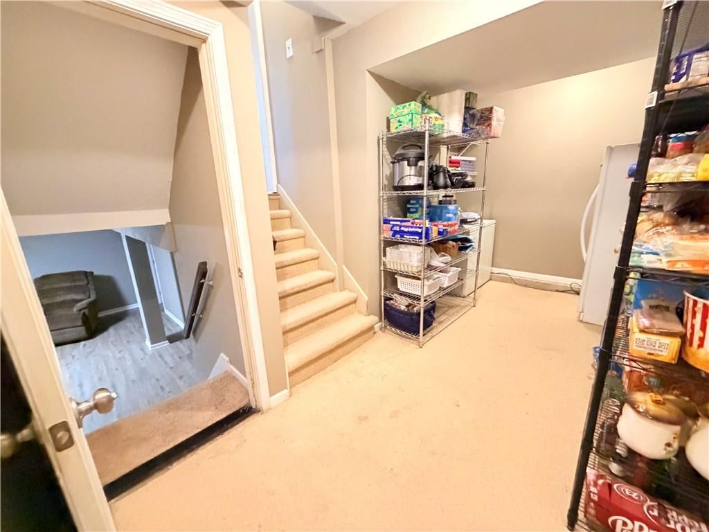 633 E COLLEEN Drive — photo 19