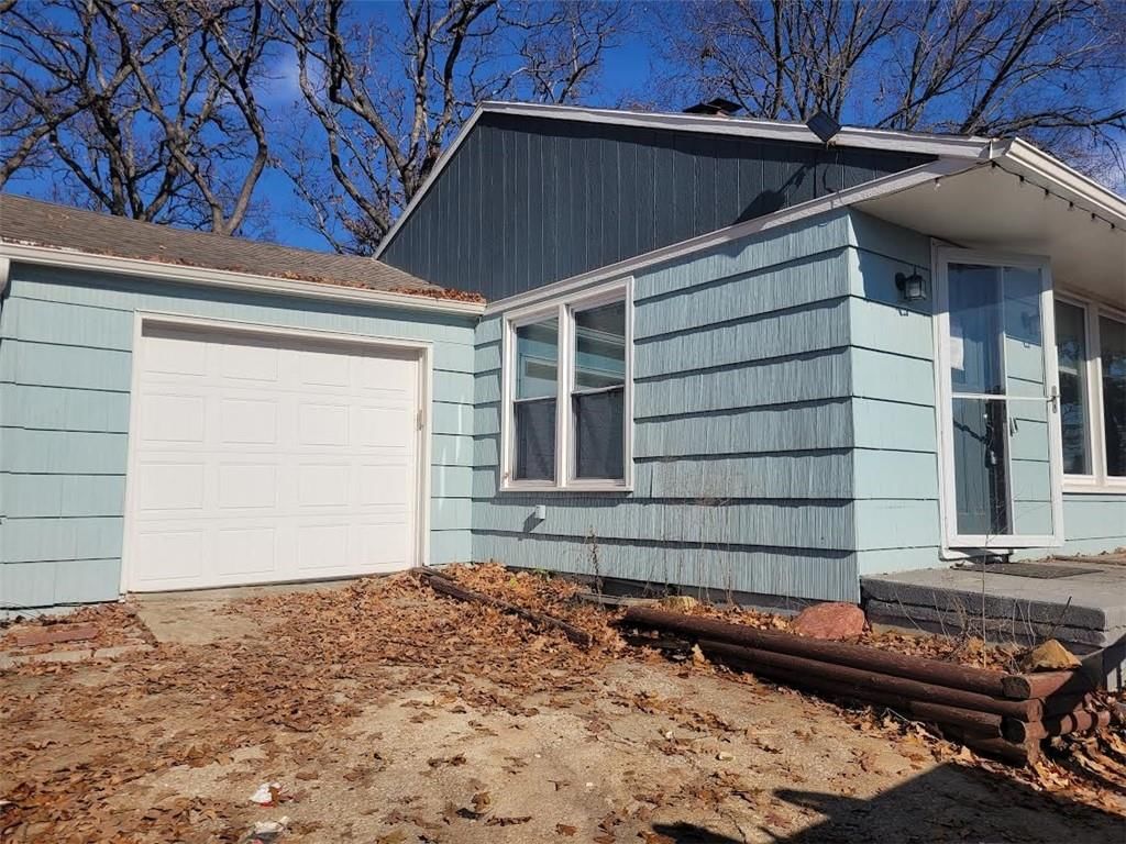 700 Allcutt Avenue — photo 2