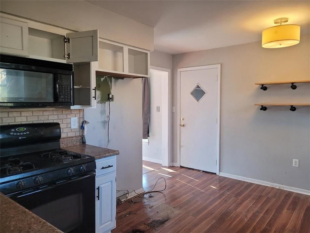 700 Allcutt Avenue — photo 6