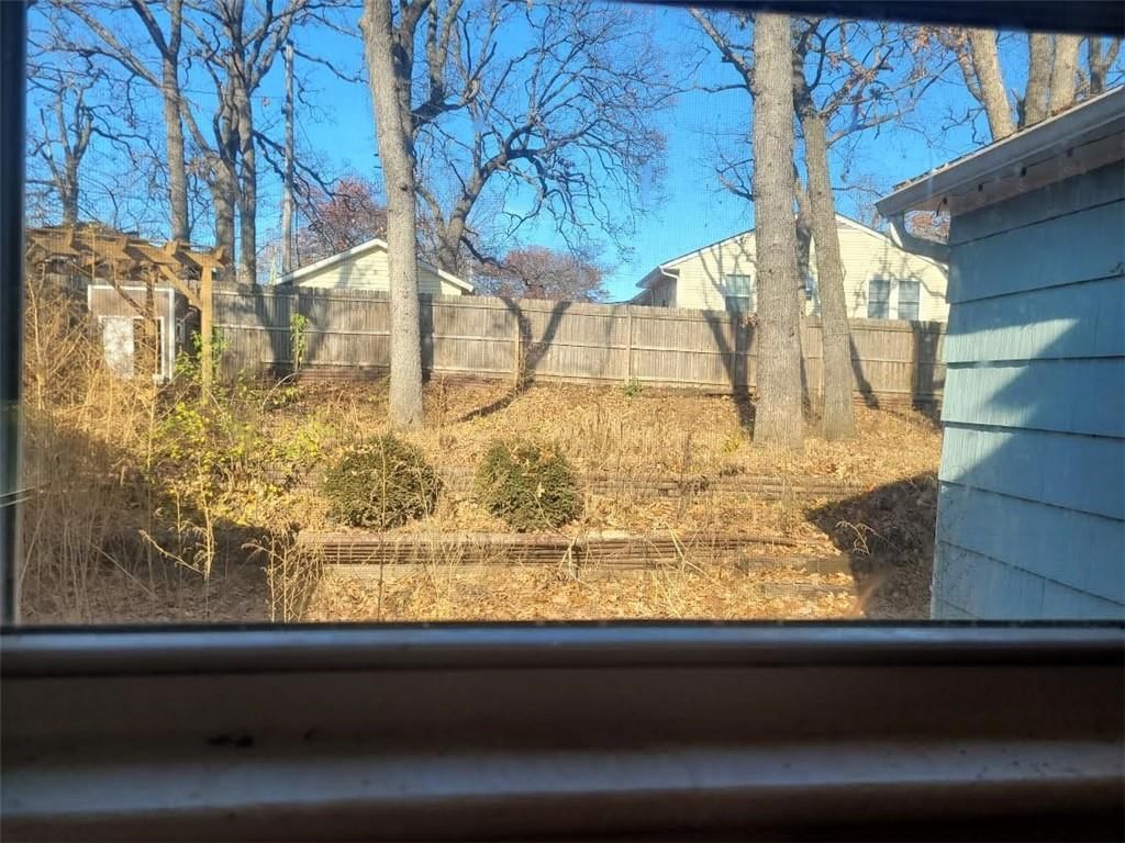 700 Allcutt Avenue — photo 13