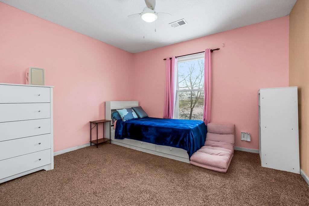 21821 RACE Street — photo 9