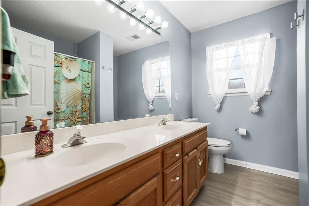 21821 RACE Street — photo 12