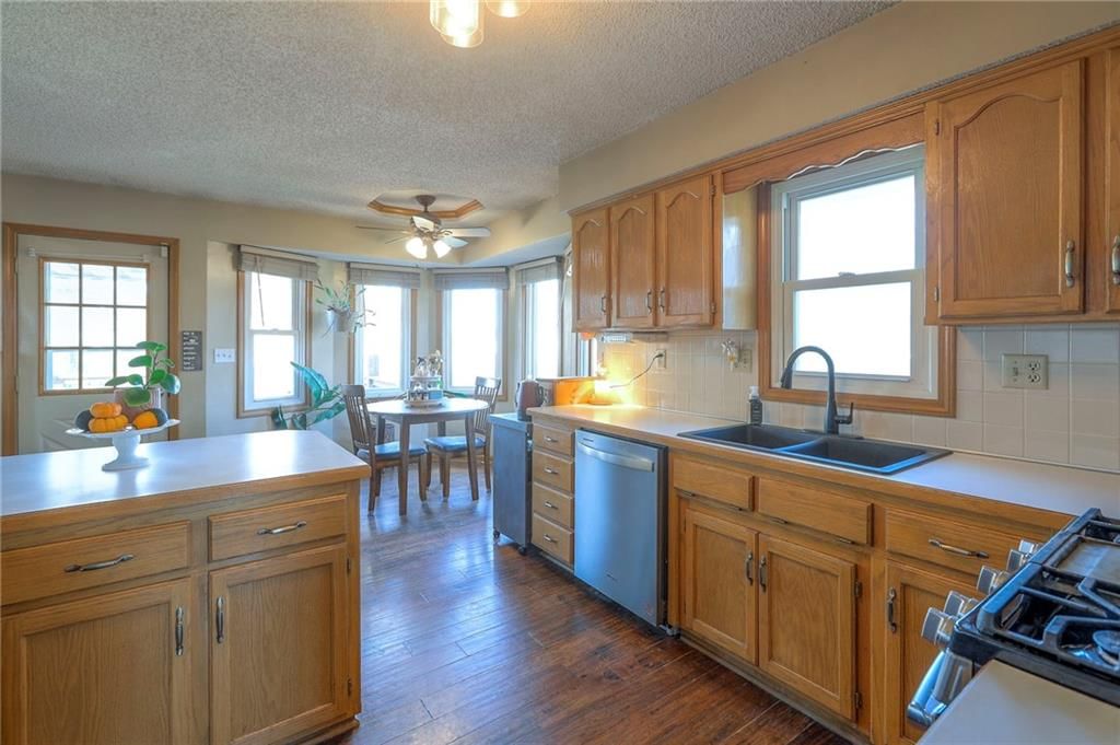 406 Park Court — photo 9