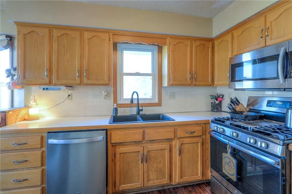 406 Park Court — photo 10