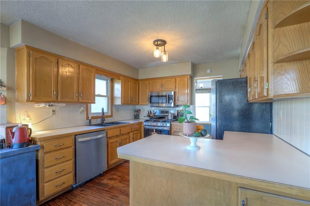 406 Park Court — photo 19