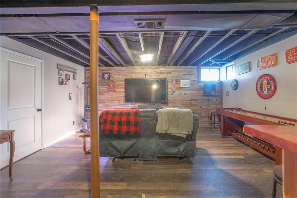 406 Park Court — photo 27
