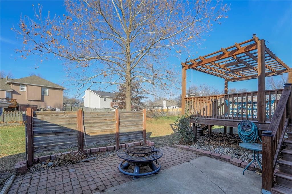 406 Park Court — photo 40
