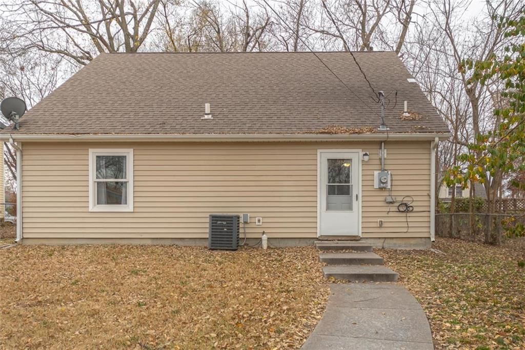 113 S Elm Street — photo 10
