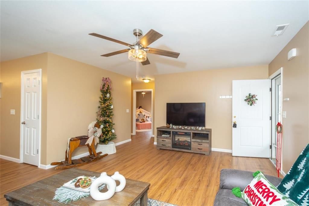 113 S Elm Street — photo 24