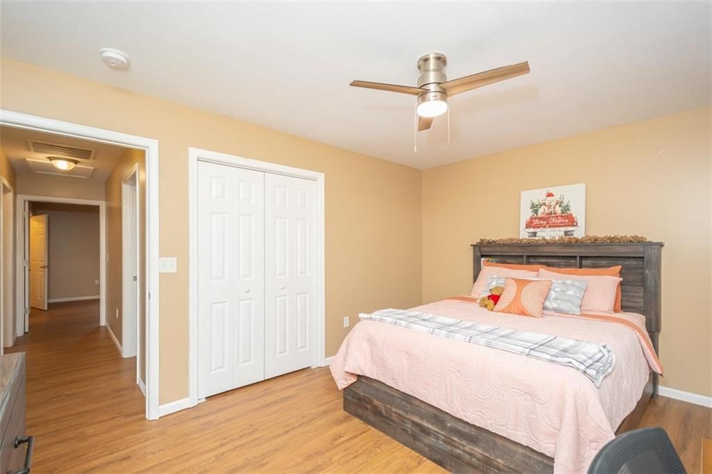 113 S Elm Street — photo 28