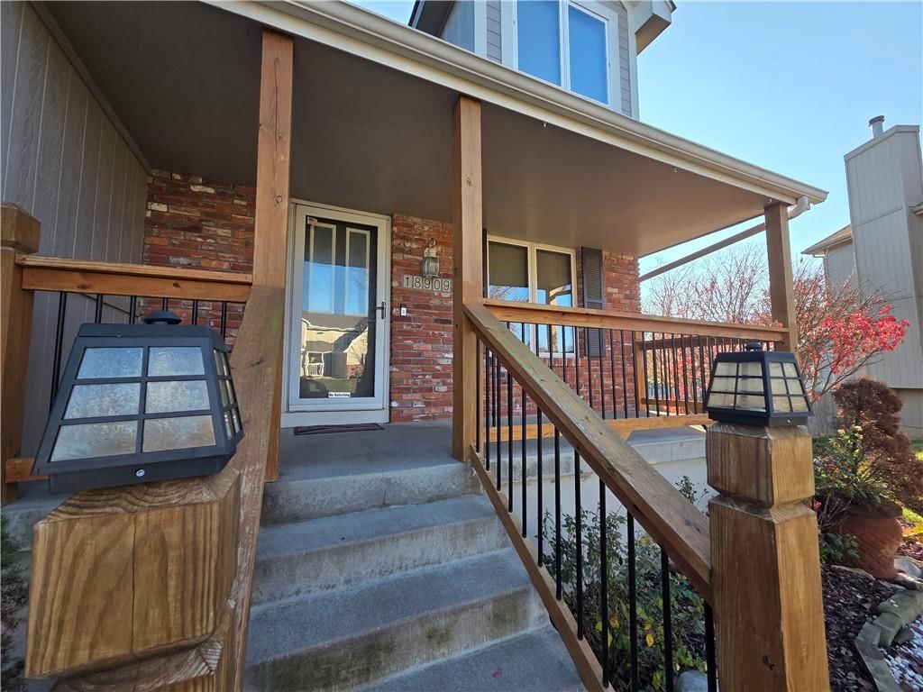 18909 E 34th Terrace — photo 3