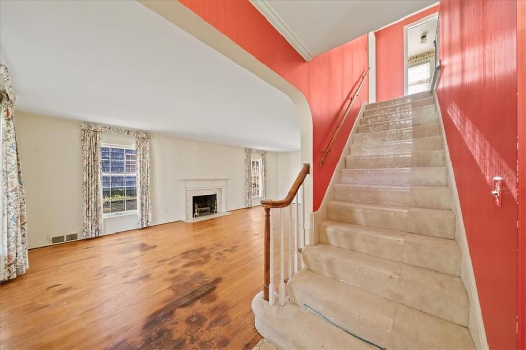 1219 W 67 Terrace — photo 3