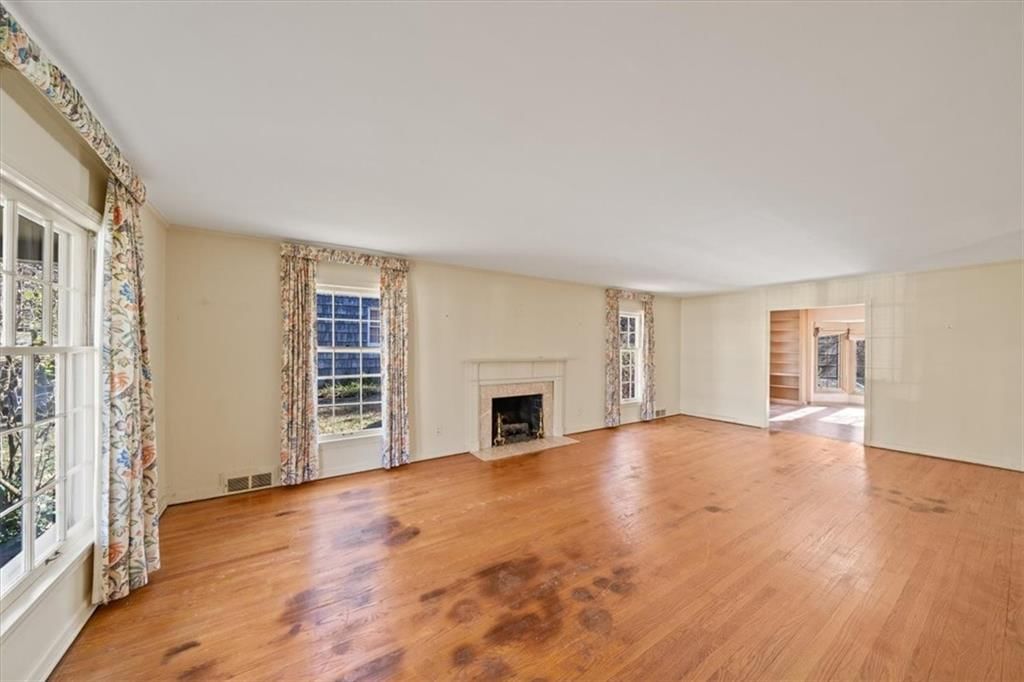 1219 W 67 Terrace — photo 4
