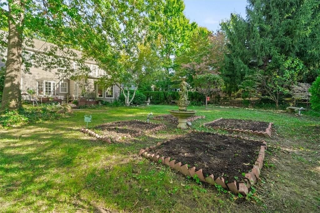 1219 W 67 Terrace — photo 32