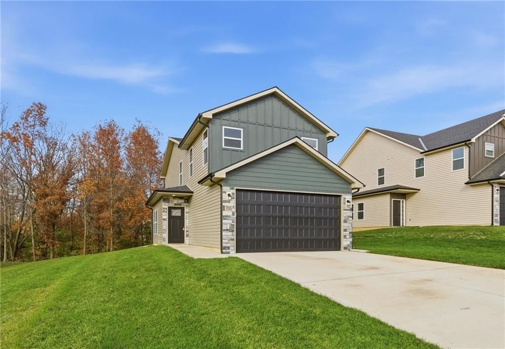 705 Mahogany Court, Warrensburg, MO